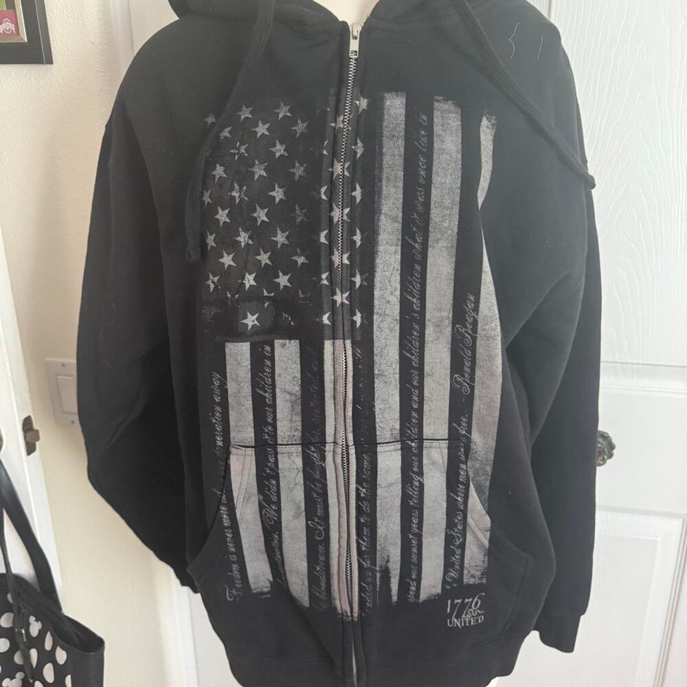 Black zip up hoodie Size XL